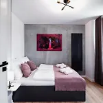 Aparthouse Piwna 14 *